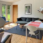 2 Bedroom Cozy In 펜션 *