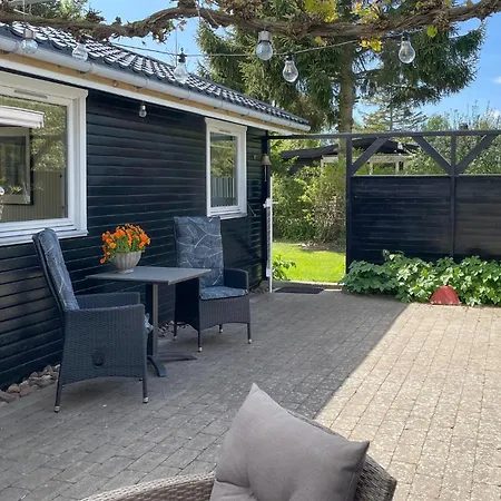 2 Bedroom Cozy In Σπίτι διακοπών Frederiksværk