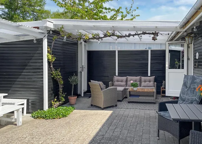 2 Bedroom Cozy In Σπίτι διακοπών Frederiksværk