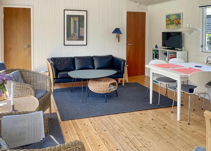 2 Bedroom Cozy In Frederiksværk