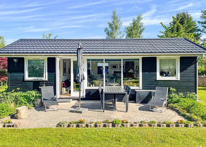 2 Bedroom Cozy In Σπίτι διακοπών Frederiksværk