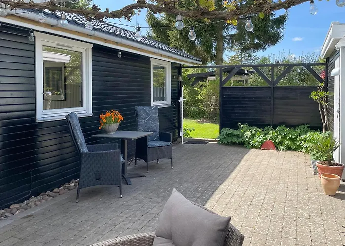 2 Bedroom Cozy In Σπίτι διακοπών Frederiksværk